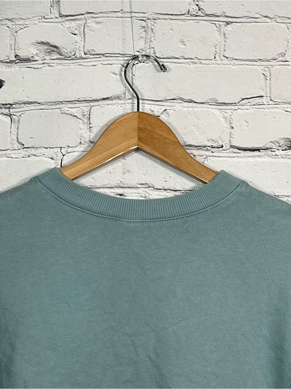 Wild Fable CALI Sweatshirt Womens Medium Blue Cropped Crewneck Boxy Fit Surfer - Picture 8 of 9